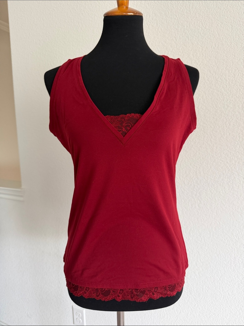 Lace-Trim V-Neck Tank Top in Deep Red